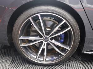 BMW 3 Series 330i - Image 4