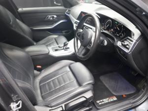 BMW 3 Series 330i - Image 6
