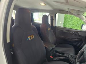Isuzu D-Max 1.9TD double cab L auto - Image 10