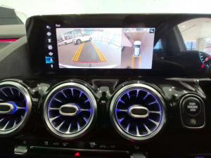 Mercedes-Benz GLA GLA200d - Image 12