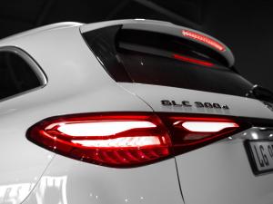 Mercedes-Benz GLC GLC300 4Matic Avantgarde - Image 19