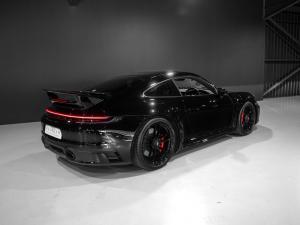 Porsche 911 Carrera 4 GTS coupe - Image 24