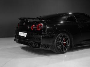 Nissan GT-R Black Edition - Image 21