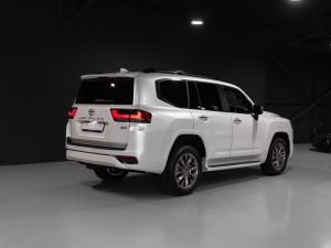 Toyota Land Cruiser 300 3.3D ZX - Image 10