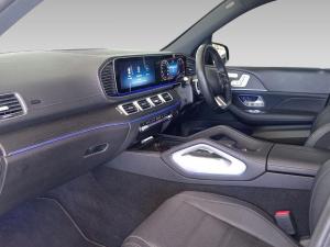 Mercedes-Benz GLS GLS450d 4Matic - Image 17