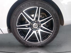 Mercedes-Benz V-Class V300d Exclusive - Image 16