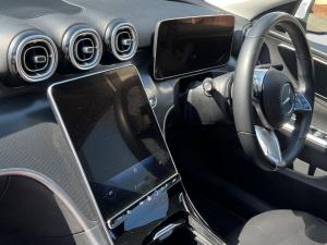 Mercedes-Benz C-Class C200 Avantgarde - Image 13