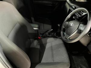 Toyota Corolla Quest 1.8 Plus manual - Image 11