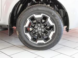 Nissan Navara 2.5DDTi double cab LE Plus - Image 11