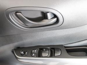 Nissan Navara 2.5DDTi double cab LE Plus - Image 14
