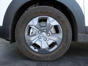 Mahindra XUV 3XO 1.2T MX2 auto - Image 11