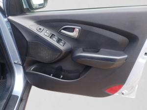 Hyundai ix35 2.0 GL - Image 14
