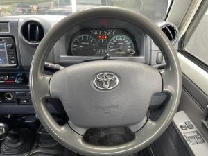 Toyota Land Cruiser 79 4.0 V6 single cab - Image 17