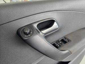 Volkswagen Polo sedan 1.6 Comfortline - Image 24