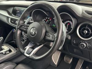 Alfa Romeo Stelvio 2.0T Veloce Q4 - Image 18