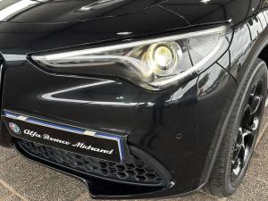 Alfa Romeo Stelvio 2.0T Veloce Q4 - Image 4