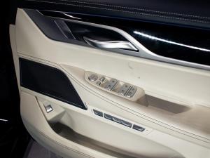BMW 7 Series 750i Individual - Image 7