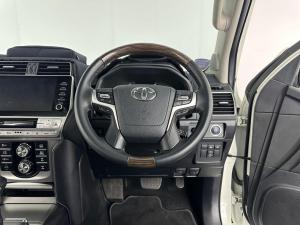 Toyota Prado VX-L 2.8GD automatic - Image 9