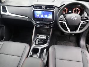 L D V T60 2.0D Bi-Turbo double cab Max Luxe 4x4 auto - Image 8