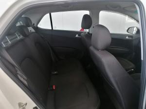 Hyundai Grand i10 1.2 Fluid auto - Image 12