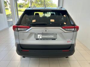Toyota RAV4 2.0 GX auto - Image 5