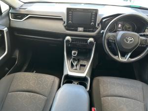 Toyota RAV4 2.0 GX auto - Image 6