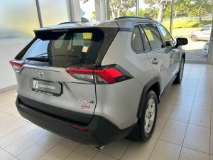 Toyota RAV4 2.0 GX auto - Image 2
