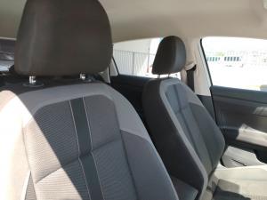 Volkswagen Polo hatch 1.0TSI Highline - Image 17