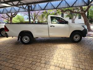 Toyota Hilux 2.0 single cab S (aircon) - Image 3