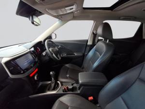 Mahindra XUV300 1.2T - Image 3