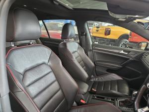 Volkswagen Golf GTI - Image 10