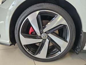 Volkswagen Golf GTI - Image 8