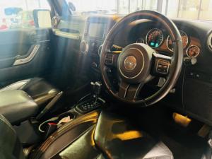 Jeep Wrangler Unlimited 3.6L Rubicon - Image 11