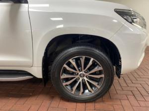 Toyota Land Cruiser Prado 2.8GD VX-L - Image 6