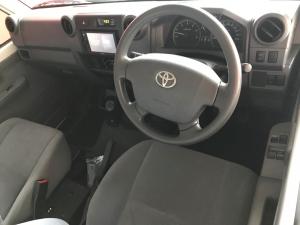 Toyota Land Cruiser 79 4.5D-4D LX V8 single cab - Image 22