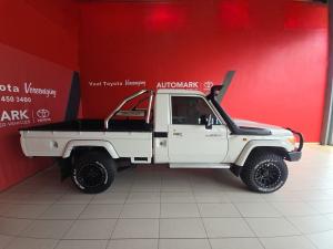 Toyota Land Cruiser 79 4.5D-4D LX V8 single cab - Image 5