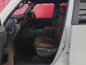 Toyota Land Cruiser Prado 2.8GD VX-R - Image 12