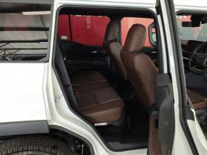Toyota Land Cruiser Prado 2.8GD VX-R - Image 14