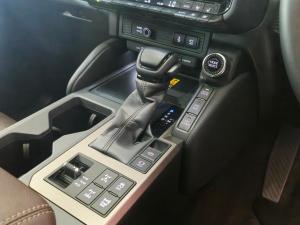 Toyota Land Cruiser Prado 2.8GD VX-R - Image 21