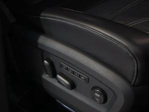 Volkswagen Caravelle 2.0BiTDI Highline 4Motion - Image 14