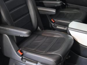 Volkswagen Caravelle 2.0BiTDI Highline 4Motion - Image 17