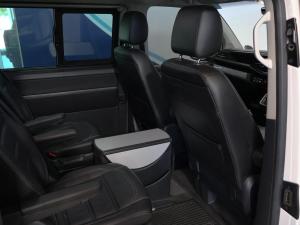 Volkswagen Caravelle 2.0BiTDI Highline 4Motion - Image 28
