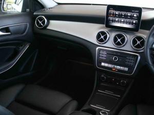 Mercedes-Benz GLA GLA200 auto - Image 10