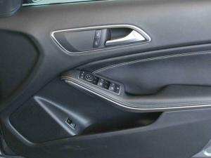 Mercedes-Benz GLA GLA200 auto - Image 14