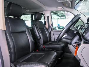 Volkswagen Transporter 2.0TDI Kombi SWB Trendline auto - Image 11