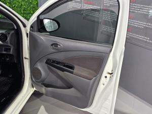 Toyota Etios hatch 1.5 Xs Sport - Image 12