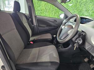 Toyota Etios hatch 1.5 Xs Sport - Image 9