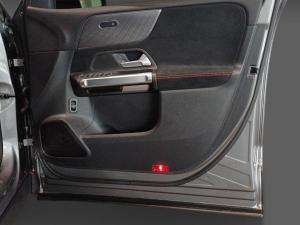 Mercedes-Benz EQB EQB350 4Matic Progressive - Image 17