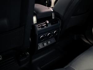Land Rover Defender 110 D300 SE - Image 19