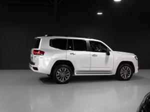 Toyota Land Cruiser 300 3.3D ZX - Image 2